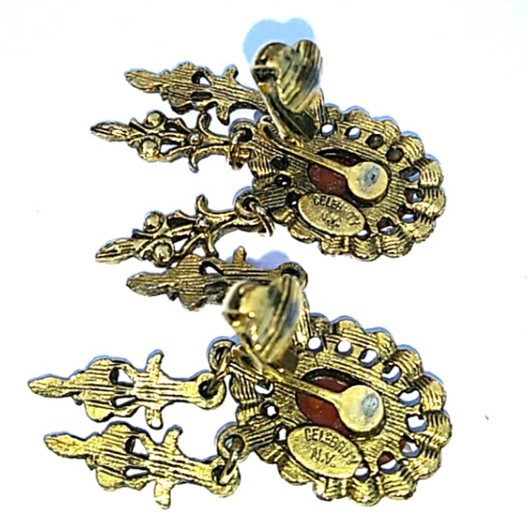 Mid-Century CELEBRITY Antiqued Gold Molded Cameo Clip On Dangle Earrings VINTAGE - Picture 8 of 8